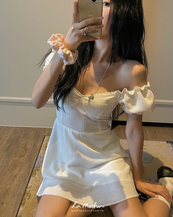 公主拉伸澎袖短洋裝